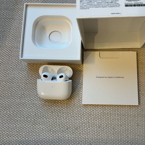 Apple AirPods 3rd Generation JUST THE CASE!!!! - Picture 6 of 8